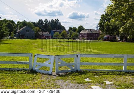 Portsmouth, Nh - July 30, 2008: The Historic Strawbery Banke Museum, Ofl Colonial Installation In Ne