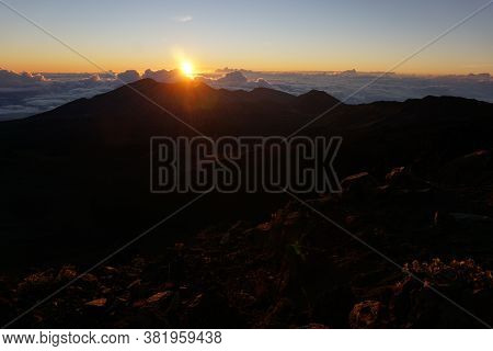 Beautiful Hawaiian Landscapes, Plants, Flowers, And Sunrise In Maui.