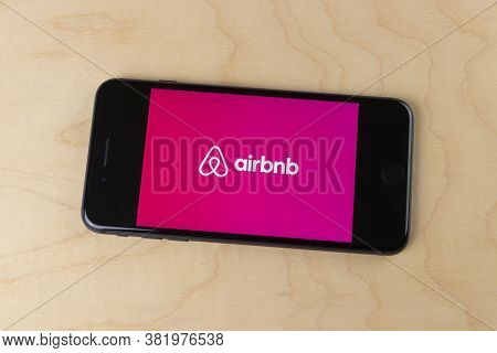 Indianapolis - Circa August 2020: Airbnb Logo On A Smartphone. Airbnb Has Become A Large Vacation Re