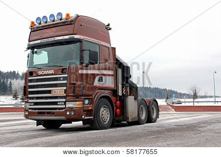 Brown Scania 144 Truck Tractor
