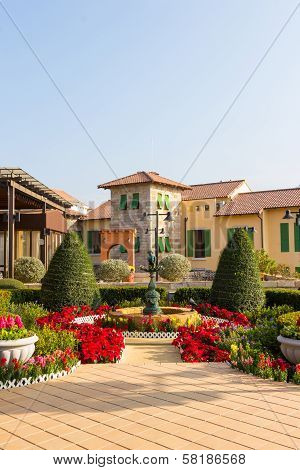 Flower Garden Italy Style Building Decoration