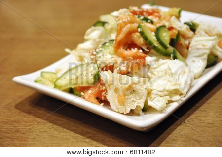 มะเขือเทศและ Cucmbers ยำกุ้ง