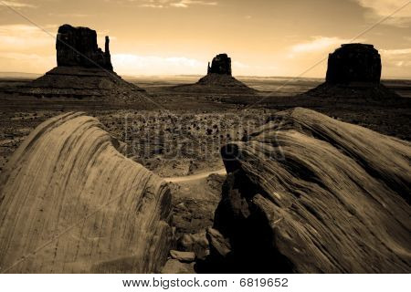 Monument Valley en sépia
