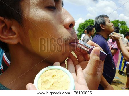painting the face at outbond games