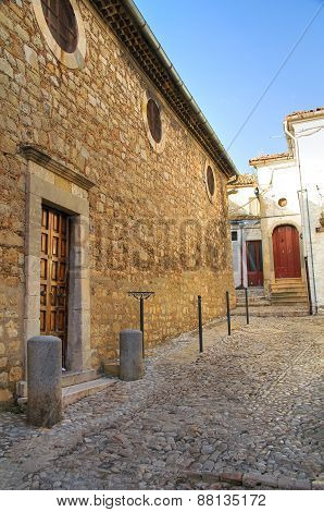 Alleyway. Bovino. Puglia. Italy.