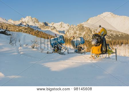 Equipment For Artificial Snow
