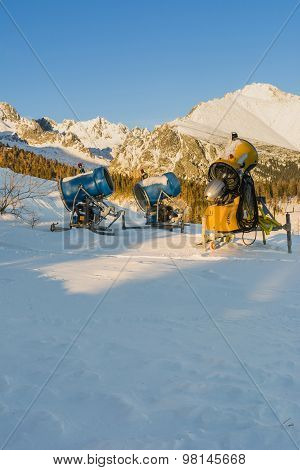 Artificial Snow Machine