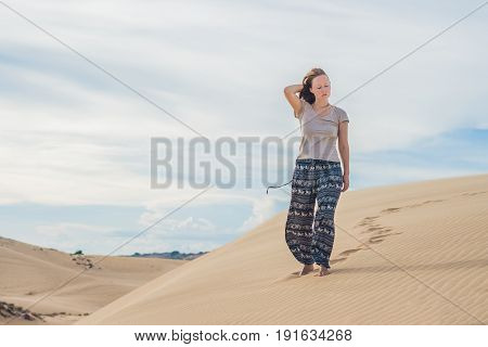 The Heat In The Desert. Sunstroke, Insolation Thermoplegia