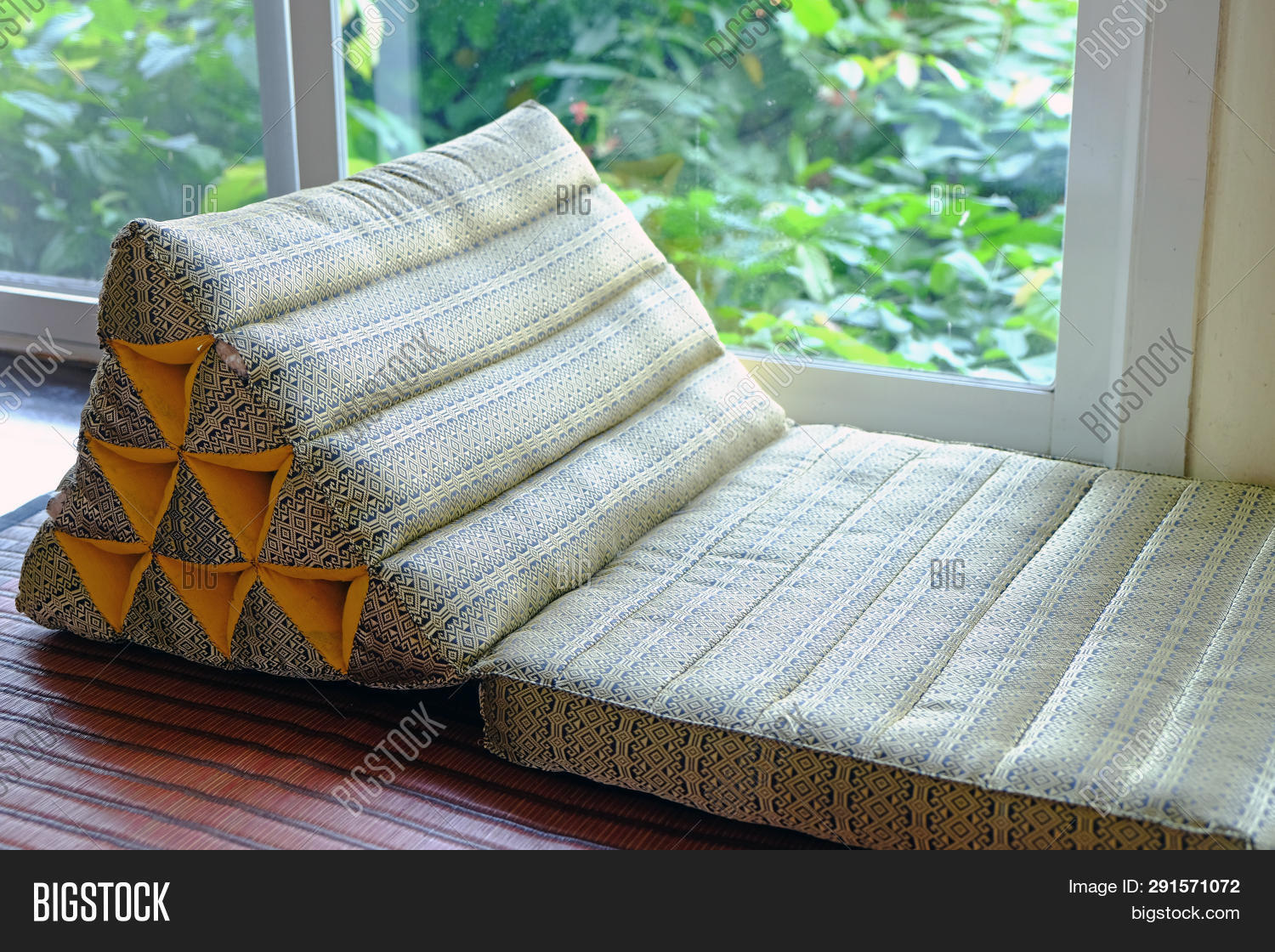 triangle backrest pillow