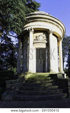Jephson Gardens, Royal Leamington Spa, Warwickshire, Uk - December 28: Picture Of Jephson Memorial O