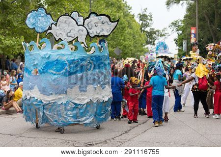 Cleveland, Ohio, Usa - June 9, 2018 A Float With An Abstract Representition Of The Ocean At The Abst