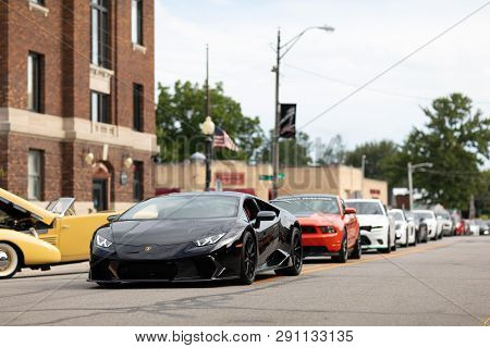 Auburn, Indiana, Usa - September 9, 2018 The Auburn Cord Duesenberg Festival, Lamborhini On The Stre