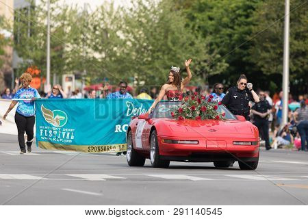 Louisville, Kentucky, Usa - May 03, 2018: The Pegasus Parade, Miss America Riding On A Corvette, Dow