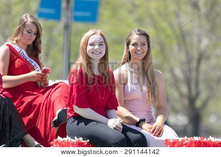 Chicago, Illinois, Usa - May 5, 2018: The Polish Constitution Day Parade, Polish Beauty Queens On A 