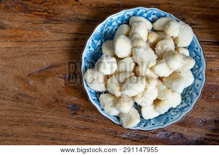 Kleeb Lamduan' Thai Shortbread Cookies