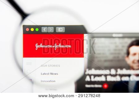 Los Angeles, California, Usa - 24 March 2019: Illustrative Editorial Of Johnson And Johnson Website 