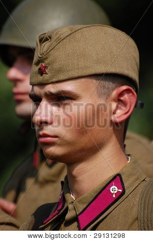 KIEV, UKRAINE. 5-6 Septembre 2008. Club Red Star de l'histoire militaire. Historique militaire reproduisant