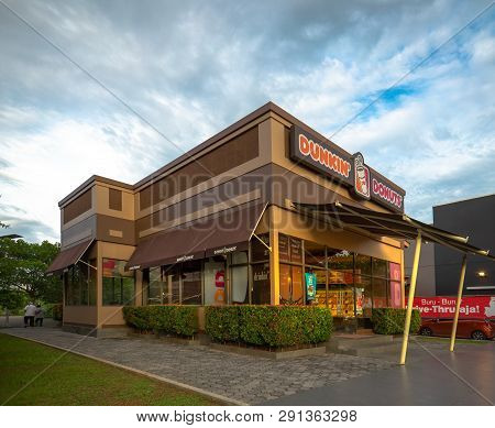 Jakarta, 24 March 2019 : New Independent Dunkin Donut Fast Food Chain Outlet At Summarecon Mall Duri