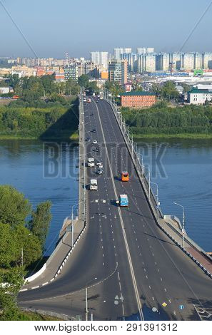 Nizhny Novgorod, Russia - August 19, 2018: Kanavinsky Bridge Over The Oka River