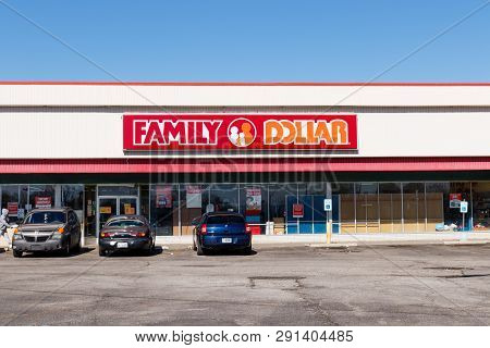 Indianapolis - Circa March 2019: Family Dollar Variety Store. Family Dollar Is A Subsidiary Of Dolla