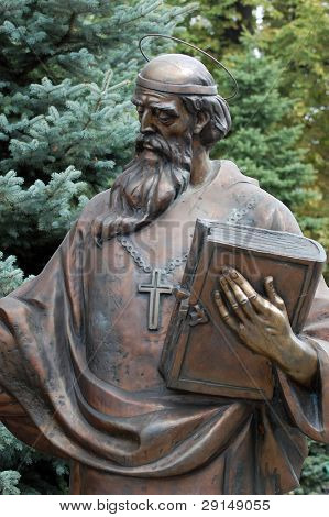 Cyril und Mefodiy Denkmal in Kiew Höhlenkloster Kloster in Kiew. Ukraine (Malorussia)