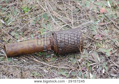 เก่า rusted สงครามโซเวียตโลกมือระเบิด RGD-33