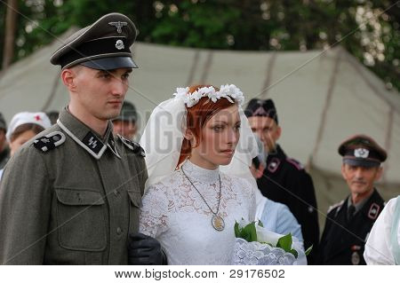 KIEV, UKRAINE - 8 mai : Un membres du Red Star histoire club usure uniforme historique allemand & du costume