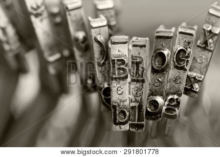 the word BLOG with old typwriter keys  monochrome 
