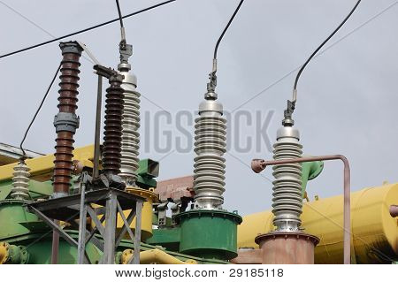 Ayakkabı ve çantası. Hidroelektrik Santrali. Kiev (Vyshgorod), Ukrayna