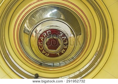 Spare Whee On The Packard Twelve Series Car