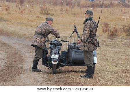 KIEV, Ucraina -NOV 6: Unidentified membri del Red Star storia club wear storico uniforme tedesca 