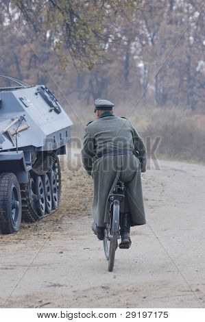 KIEV, Ucraina -NOV 6: non identificato membro del Red Star storia club indossa storico d uniforme tedesca