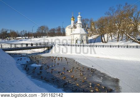 Holy Trinity-st. Sergius Lavra. Chapel Over The Pyatnitsky (sergievsky) Well On The Bank Of The Konc