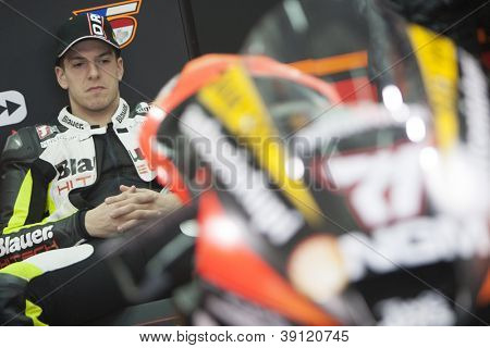 CHESTE - 13 พฤศจิกายน: Claudio Corti ในระหว่างการทดสอบแรกของ MotoGP 2013 บน 13 พฤศจิกายน 2012 ใน R