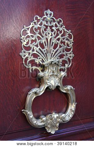 Knocker