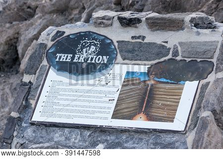 Newberry National Monument, Oregon / Usa - August 17, 2014:  An Informational Sign For The Obsidian 
