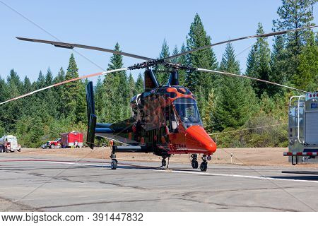 Prospect,  Oregon / Usa - September 9, 2014:  The Special Built K-max Helicopter With Intermeshing R