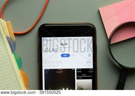 New York, Usa - 26 October 2020: Glay Mobile App Logo On Phone Screen Close Up, Illustrative Editori
