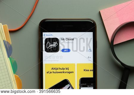 New York, Usa - 26 October 2020: Mr Chadd Mobile App Logo On Phone Screen Close Up, Illustrative Edi