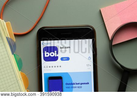 New York, Usa - 26 October 2020: Bol.com Bol Mobile App Logo On Phone Screen Close Up, Illustrative 