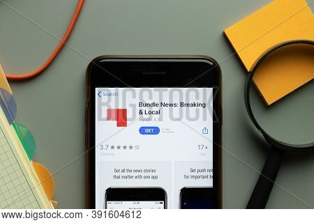New York, Usa - 26 October 2020: Bundle News Breaking Local Mobile App Logo On Phone Screen Close Up