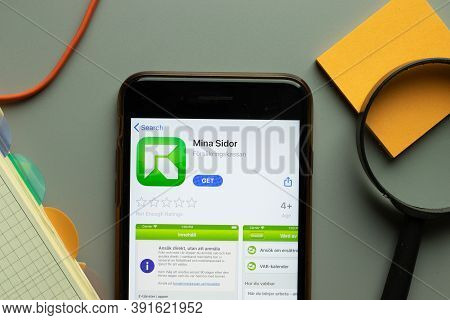New York, Usa - 26 October 2020: Mina Sidor Mobile App Logo On Phone Screen Close Up, Illustrative E