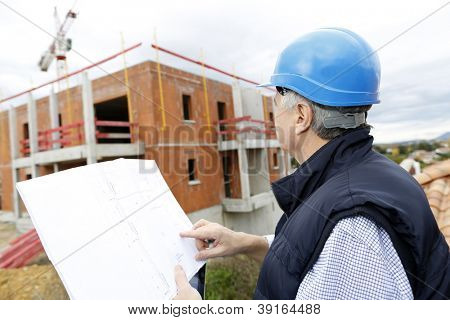 Gerente de construcción, control de obra en sitio
