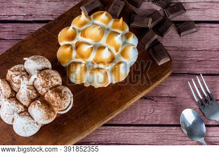 Mini Chocolate And Lemon Pie Cake.