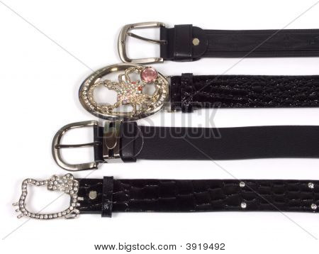 เข็มขัดสีดำ มีหัวสำหรับตกแต่ง