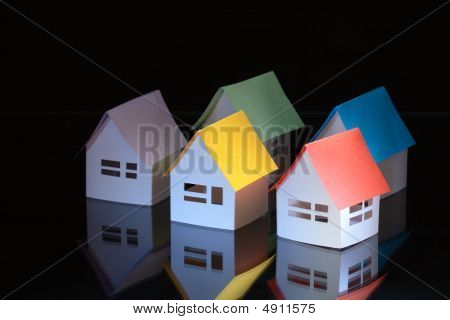 착 색 된 지붕