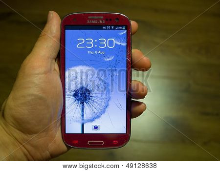 Rikki Samsung smartphone