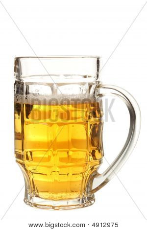 Beercup con birra isolato