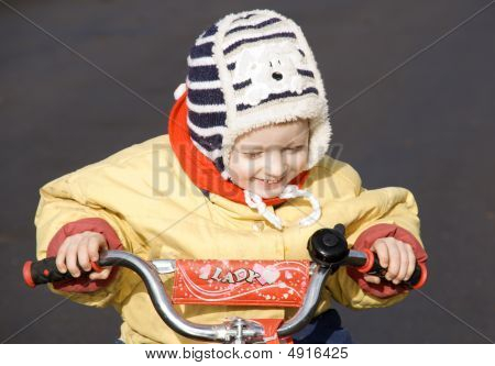 3 年間子供は自転車に乗って