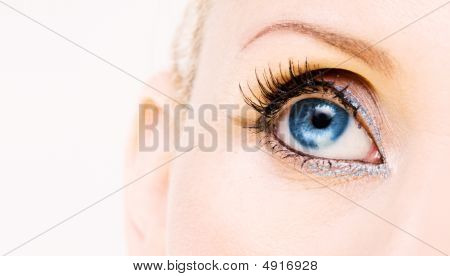 ตาสีฟ้า